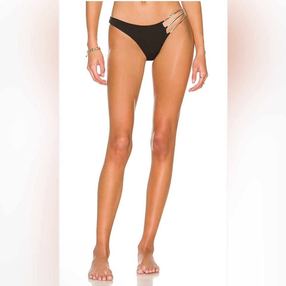 NWT BEACH BUNNY
BLACK AND GOLD HARDWARE AUBRIE-AUBRIE SKIMPY BIKINI BOTTOM